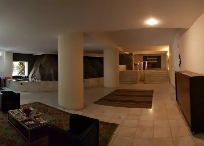 Ipanema Alto Padrao, 03 Quartos Com Suite, 03 Banheiros, Portaria 24H